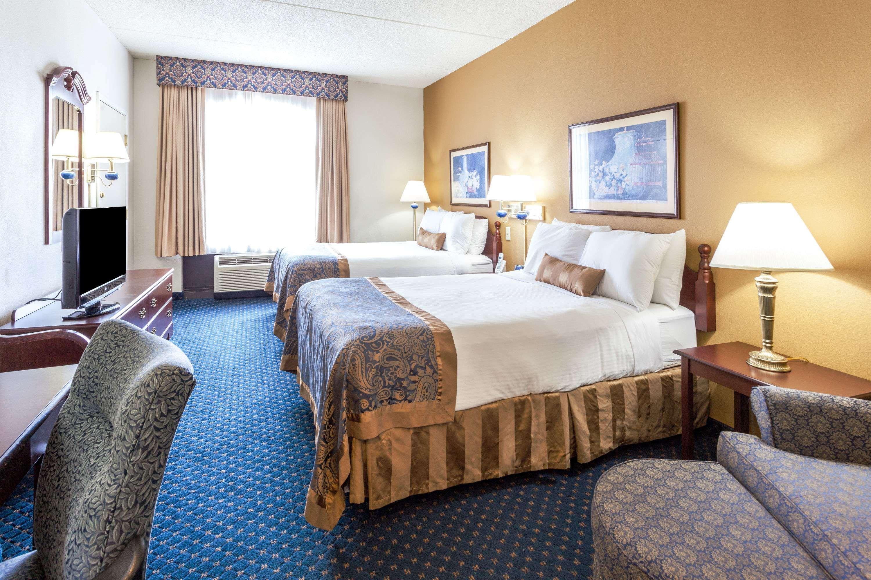 Wingate By Wyndham Atlanta/Six Flags Austell Hotel Exterior photo