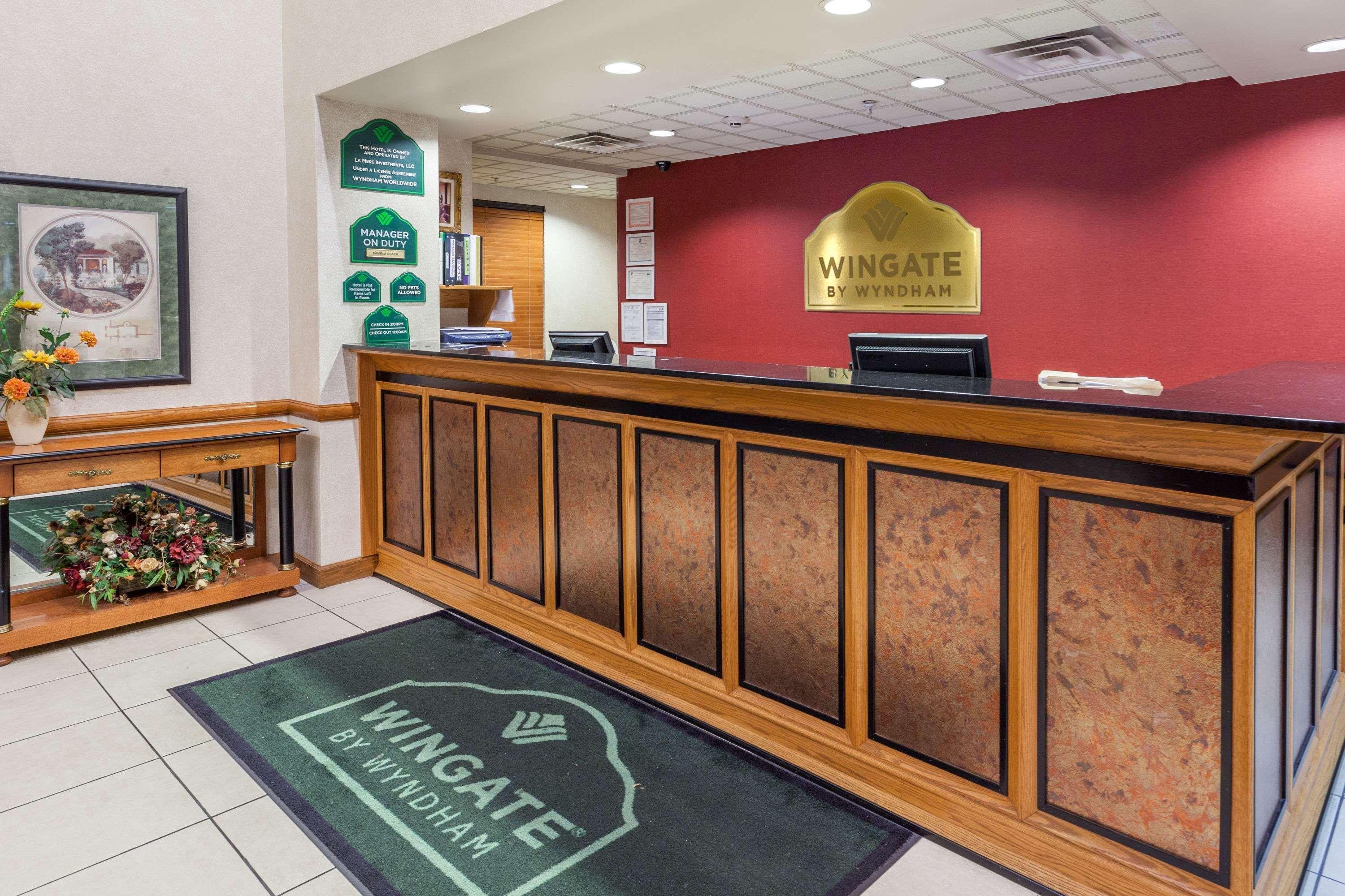 Wingate By Wyndham Atlanta/Six Flags Austell Hotel Exterior photo